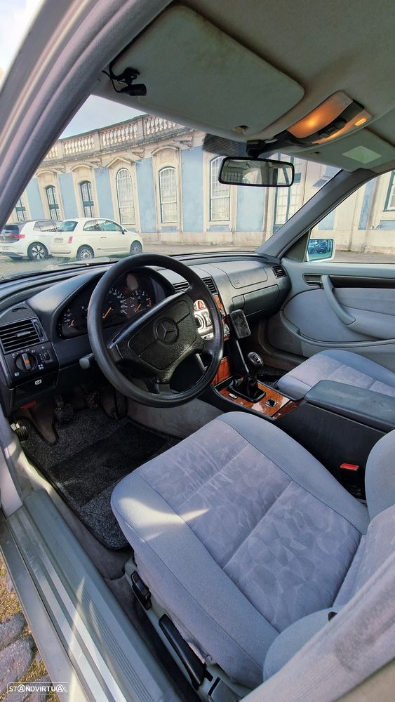 Mercedes-Benz C 220 - 4