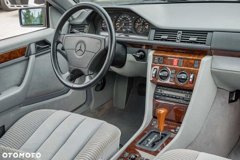 Mercedes-Benz W124 (1984-1993) - 18