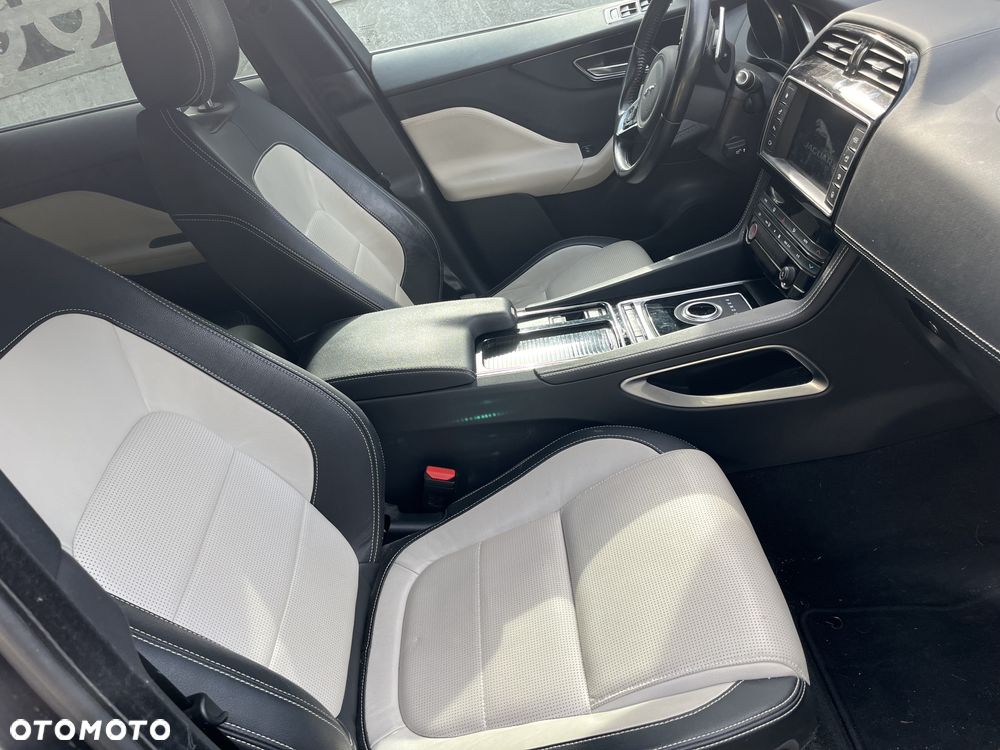 Jaguar F-Pace 2.0 i4D RWD R-Sport - 8