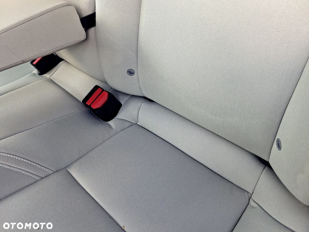 Volvo V40 D2 Summum - 19