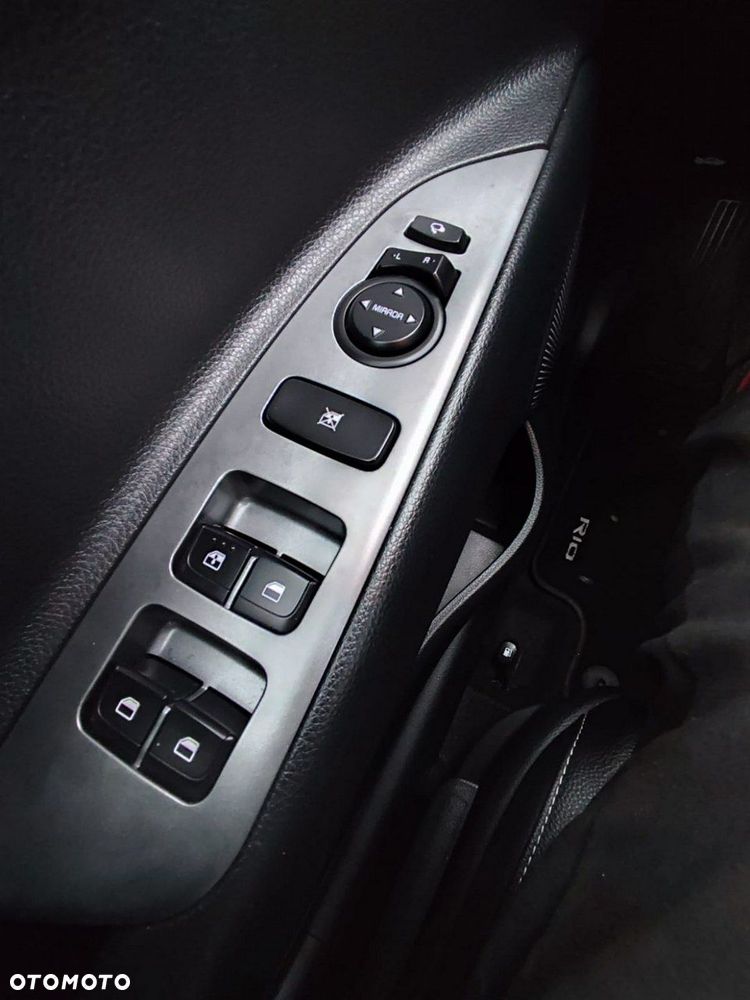 Kia Rio - 14