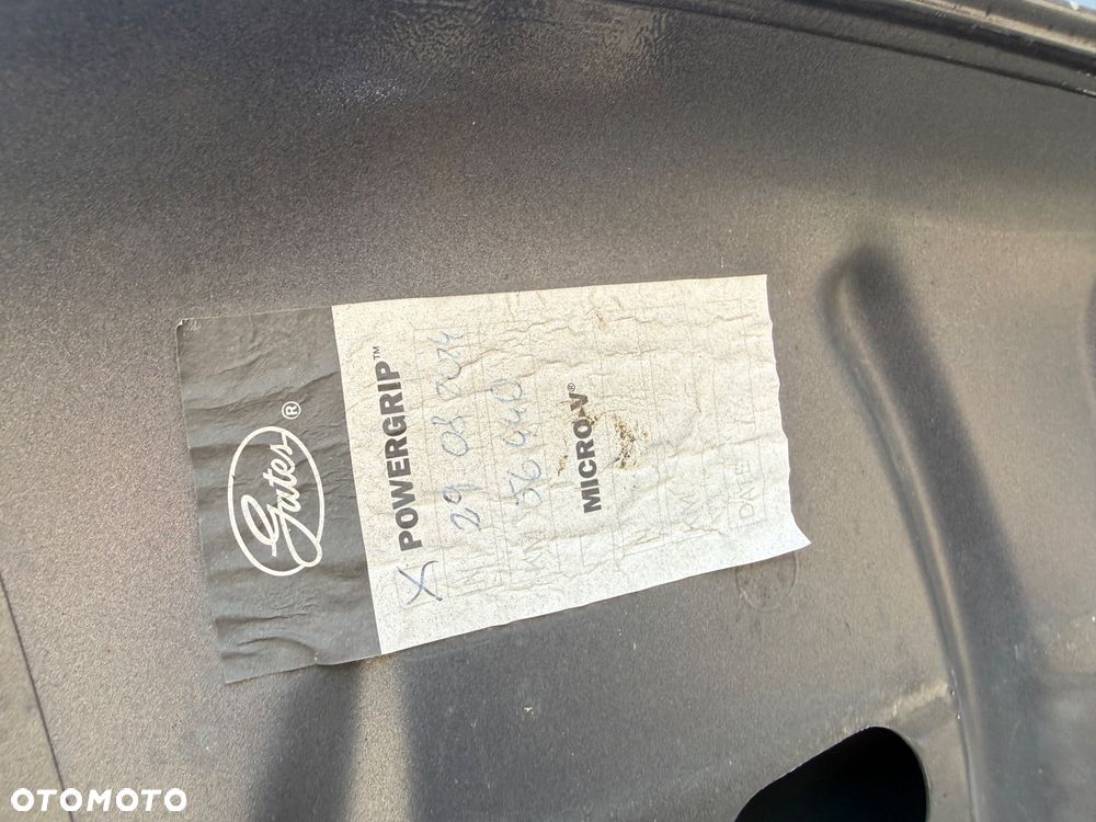 Citroën C4 PureTech 130 Stop & Start EAT6 Shine - 28