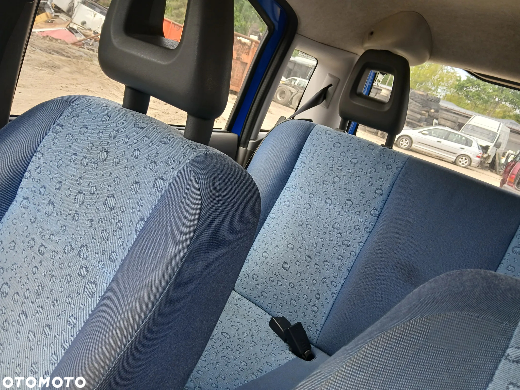 fiat panda  fotel fotele kanapa deska kokpit podsufitka boczek boczki klamka podłokietnik licznik - 4
