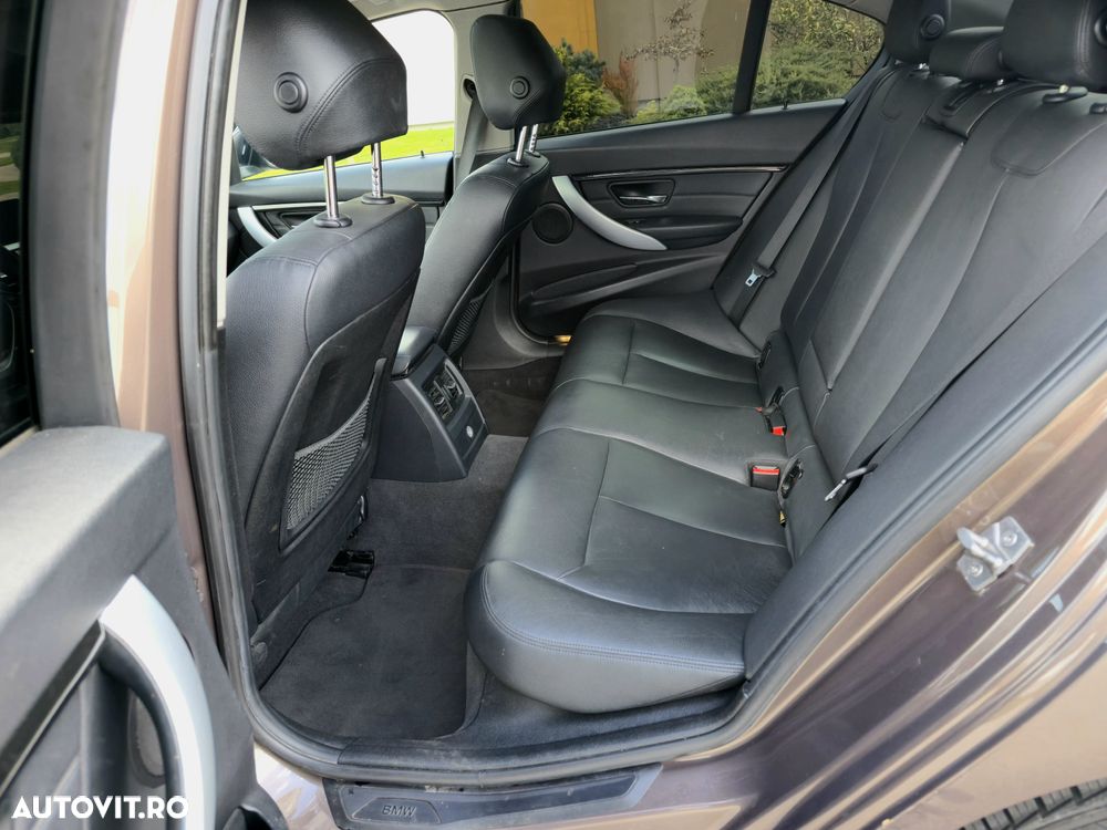 BMW Seria 3 320d Aut. Blue Performance Sport Line - 10