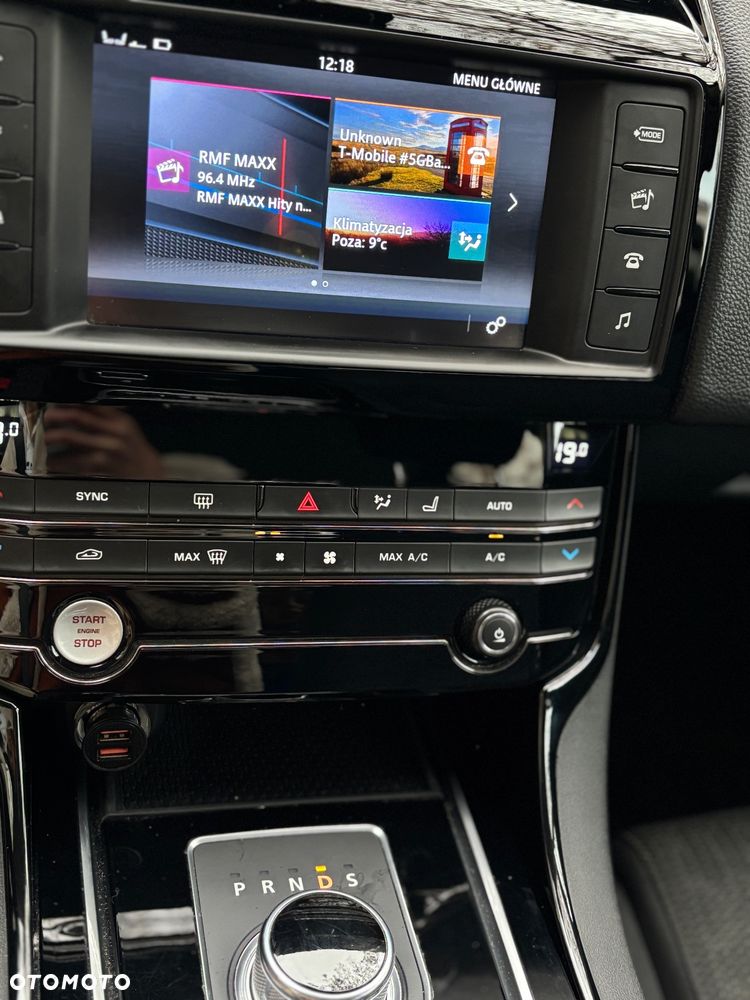 Jaguar XE 2.0 T Pure - 11