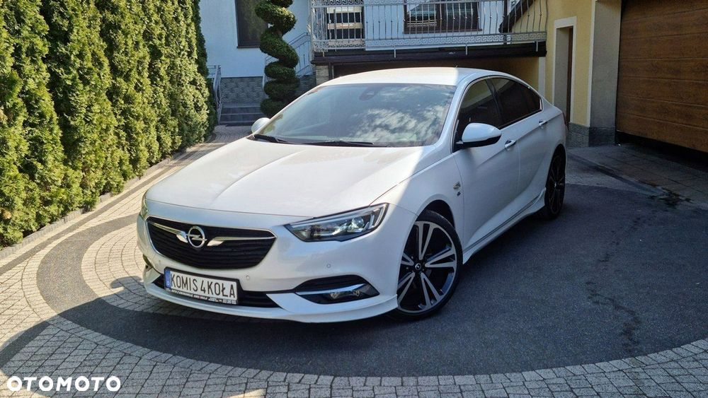 Opel Insignia - 1