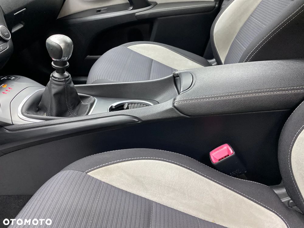 Toyota Avensis 2.0 D-4D Prestige - 9