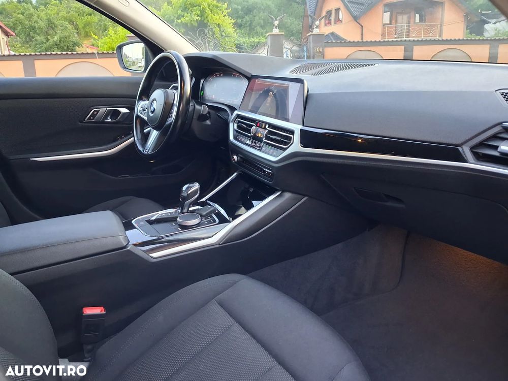 BMW Seria 3 320d Aut. - 11