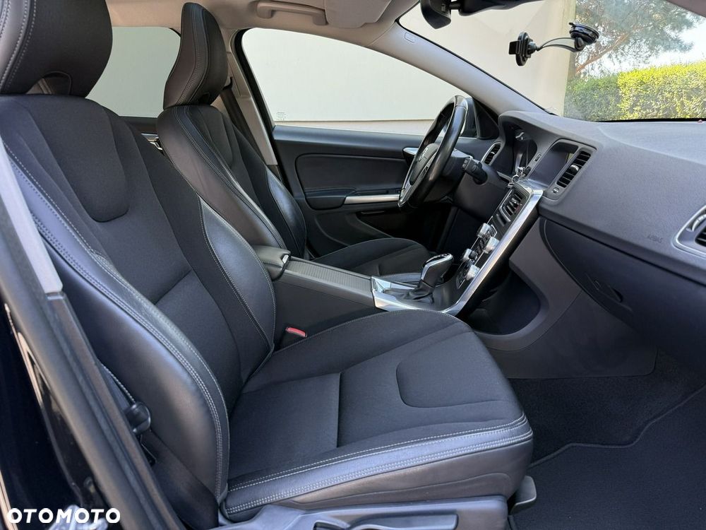 Volvo V60 T3 Geartronic Momentum - 13