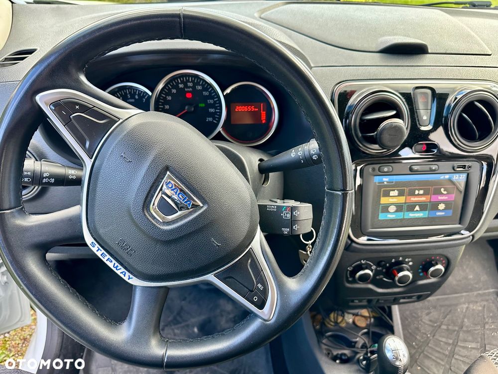 Dacia Lodgy 1.6 SCe Stepway S&S - 21