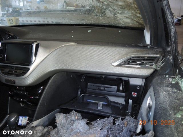 Peugeot 2008 PureTech 110 GPF Stop&Start EAT6 Allure - 8