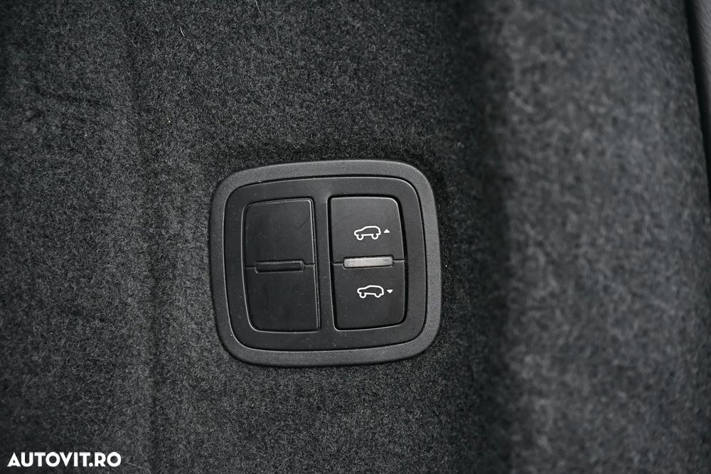 Porsche Cayenne 3.0 L - 24