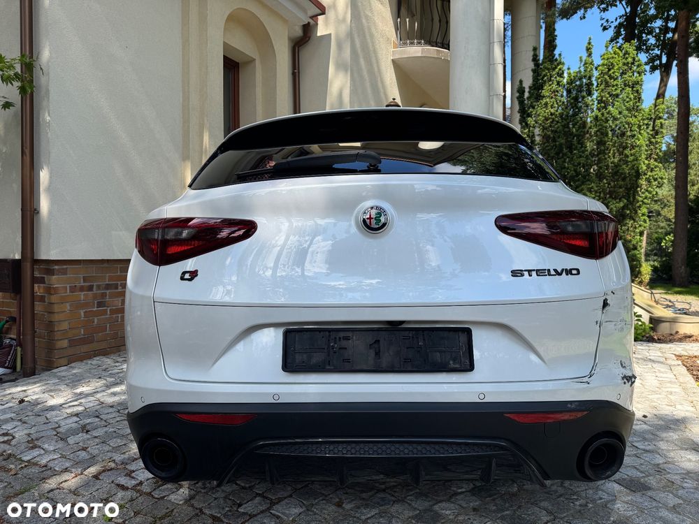 Alfa Romeo Stelvio 2.0 Turbo Veloce TI Q4 - 8