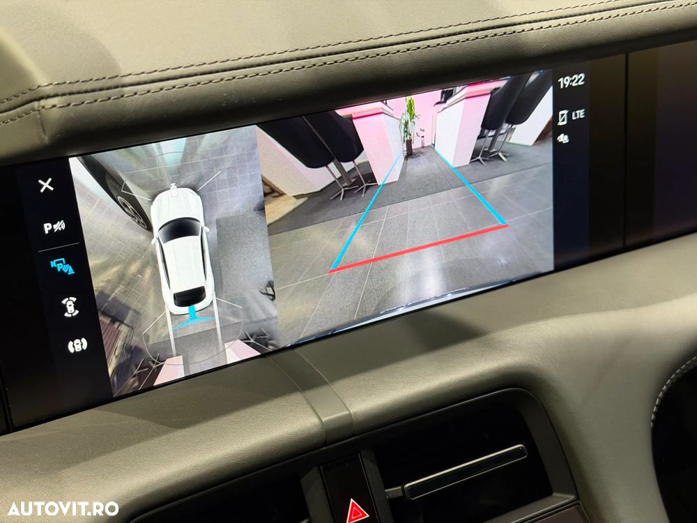 Porsche Taycan 4 - 38