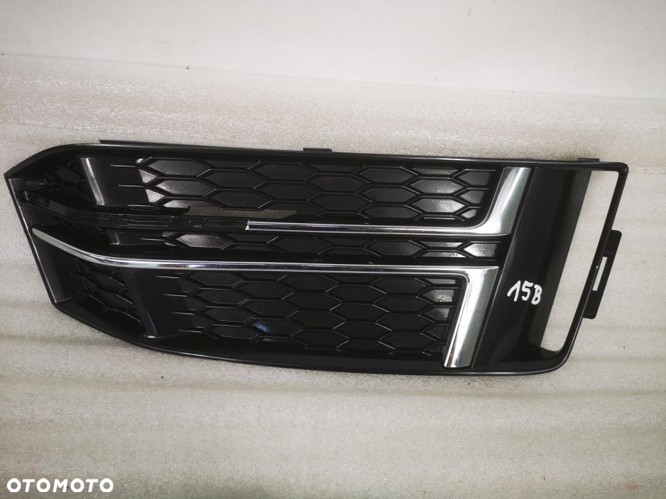 AUDI A4 B9 S-LINE 15- PRAWA BOCZNA KRATKA ZDERZAKA PRZEDNIEGO PRZÓD 8W0807682 F / 8W0807682F NR AUKCJI 2S/15 - 9