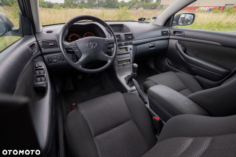 Toyota Avensis 2.0 VVT-i Executive - 15