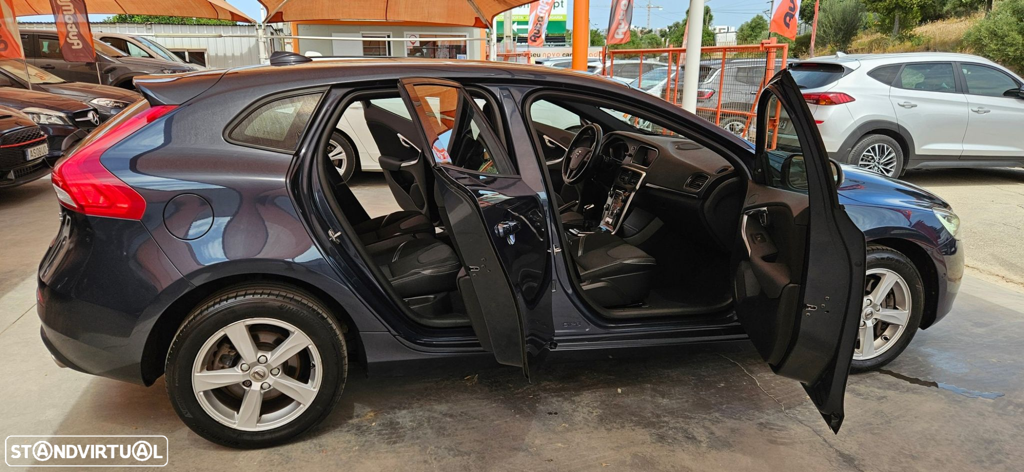 Volvo V40 2.0 D3 Momentum - 2