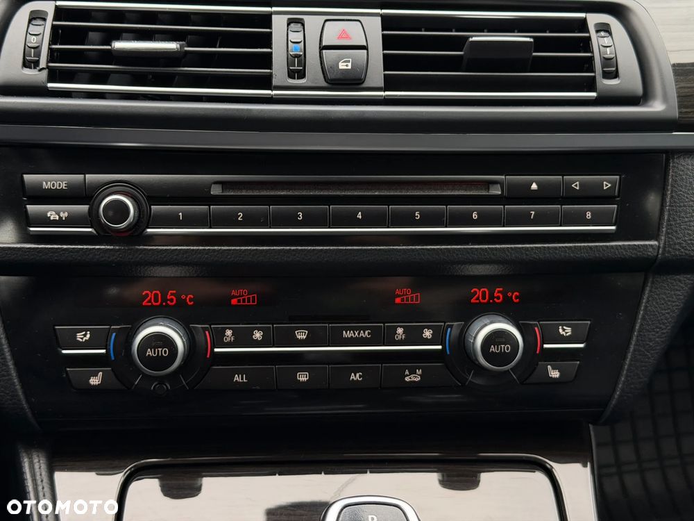 BMW Seria 5 525d xDrive Luxury Line - 27