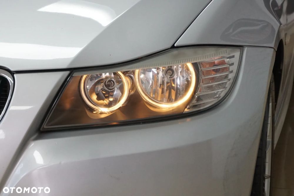 BMW Seria 3 318d - 14
