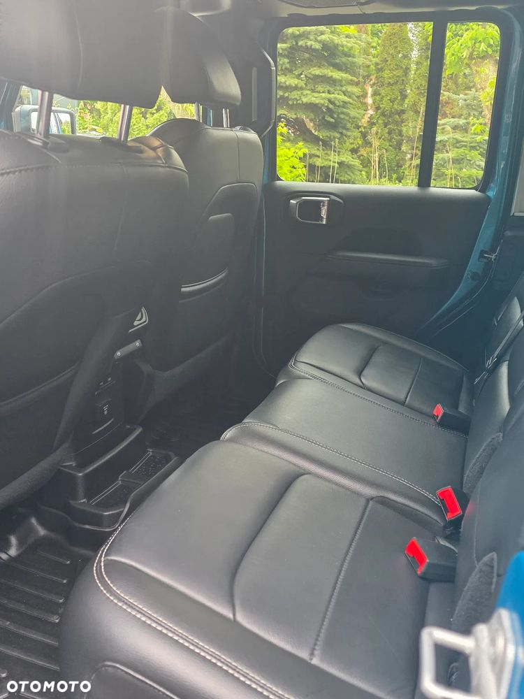 Jeep Wrangler 3.6 Unlim Sahara - 16