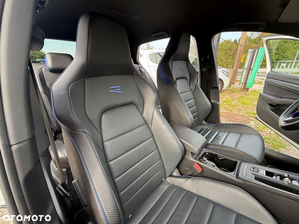 Volkswagen Golf - 23