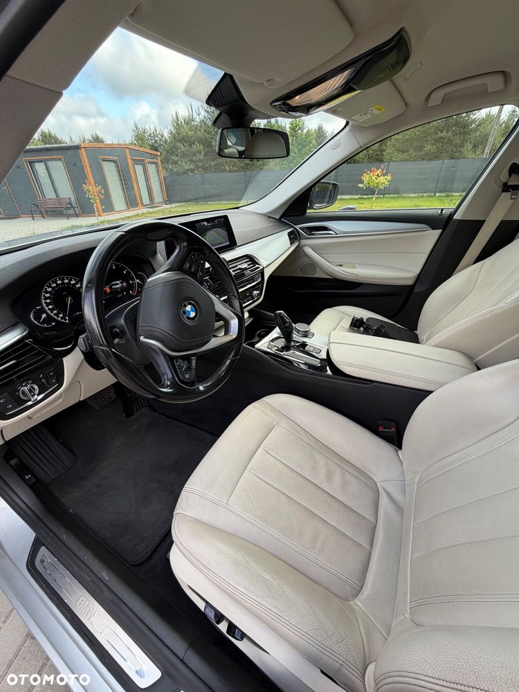 BMW Seria 5 520d Sport Line - 6