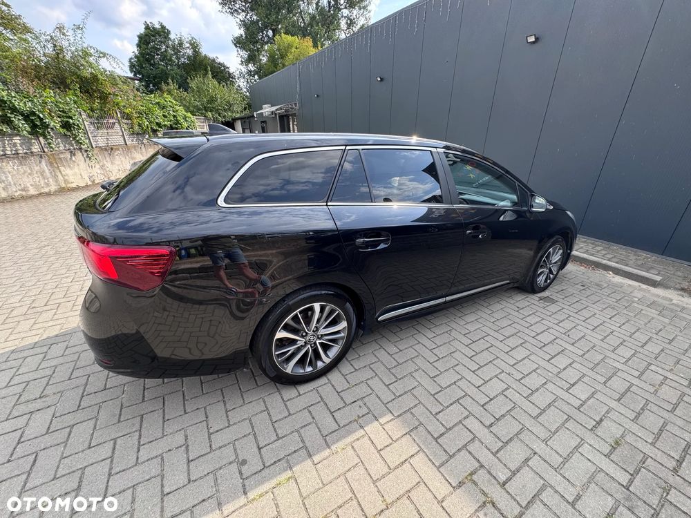 Toyota Avensis 2.0 D-4D Premium - 6