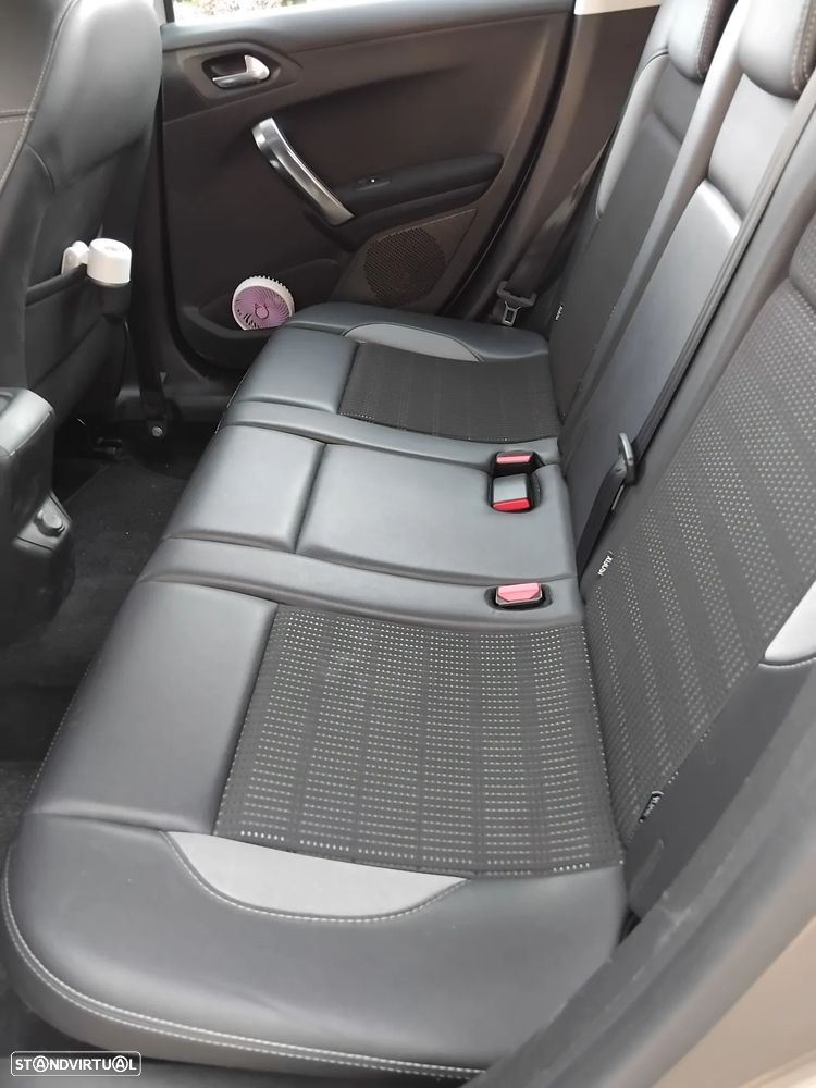 Peugeot 2008 - 6