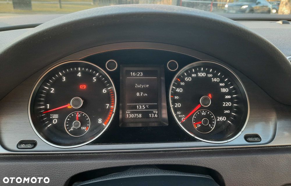 Volkswagen Passat - 3