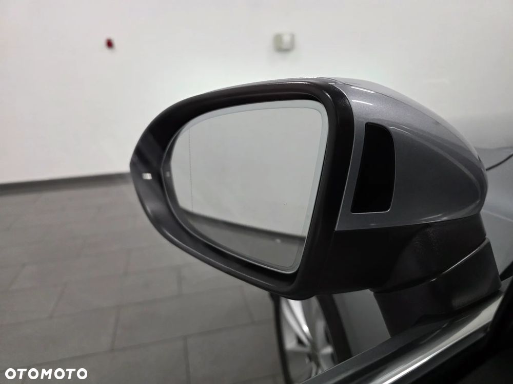 Volkswagen Passat - 26