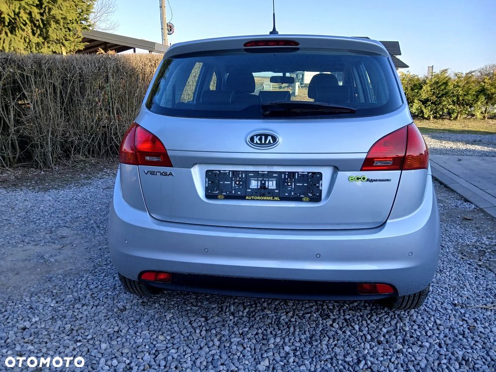 Kia Venga - 27