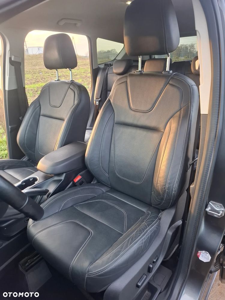 Ford Kuga 2.0 TDCi 4WD Titanium Plus - 26