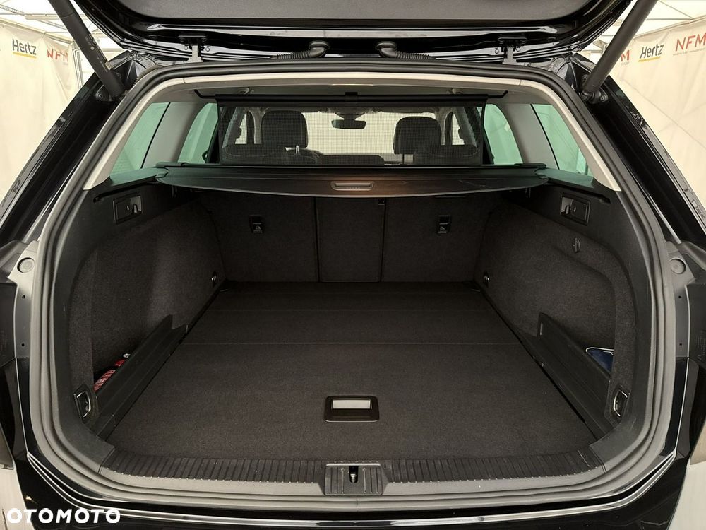 Volkswagen Passat - 20