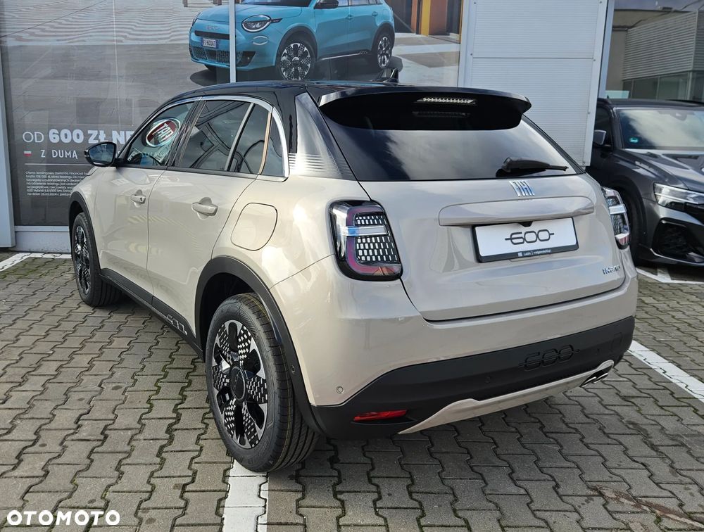 Fiat 600 1.2 Turbo Hybrid La Prima eDCT - 4