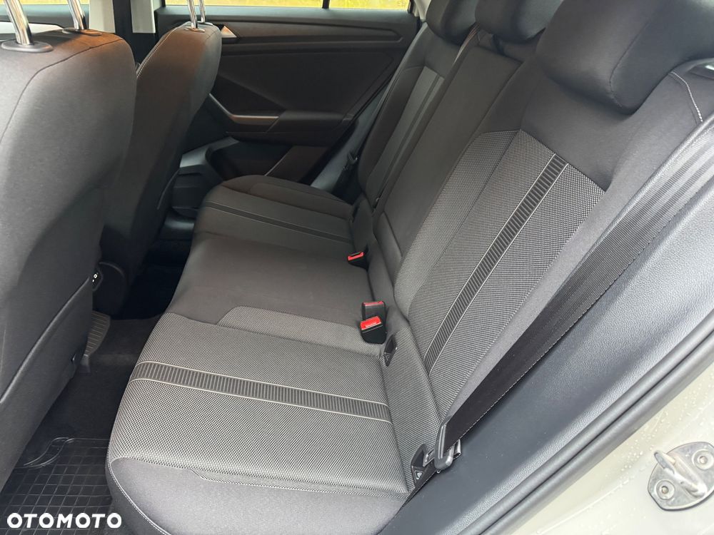 Volkswagen T-Roc 1.5 TSI Life Plus DSG - 11