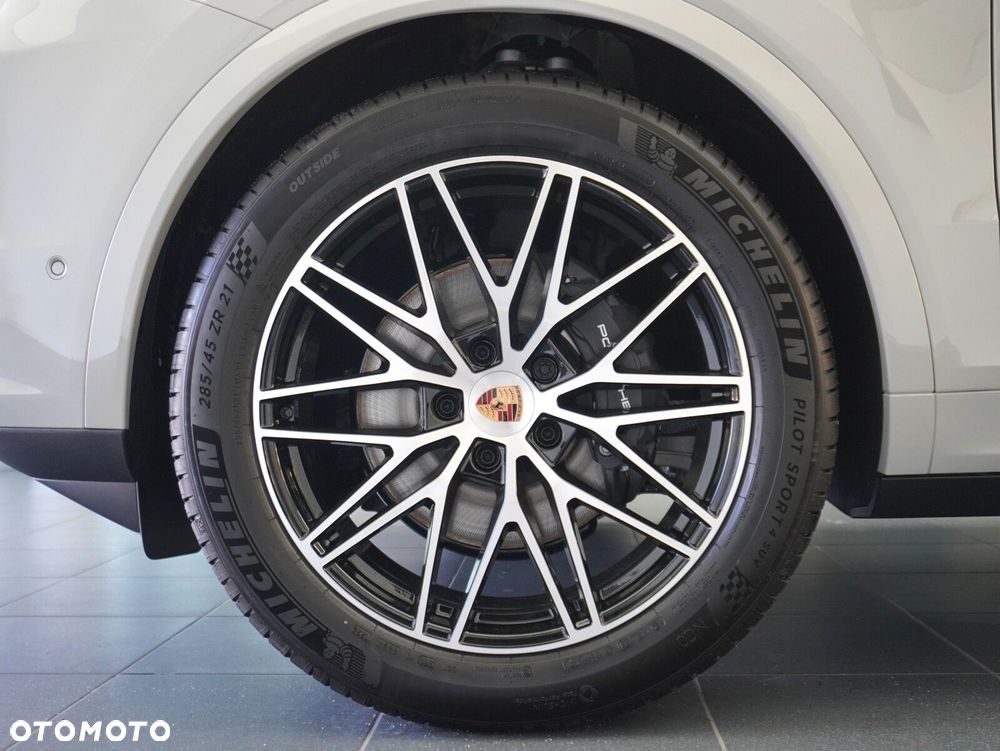 Porsche Cayenne Black Edition - 11