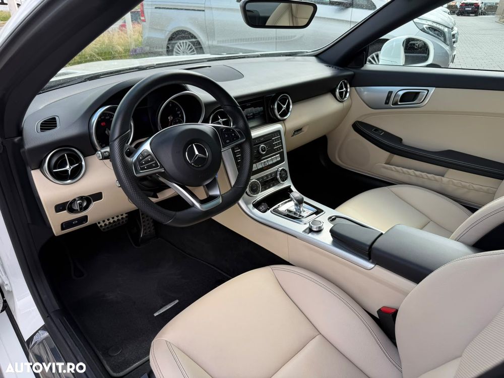 Mercedes-Benz SLC - 11