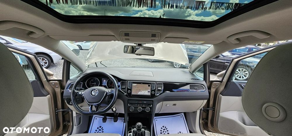 Volkswagen Golf Sportsvan - 32
