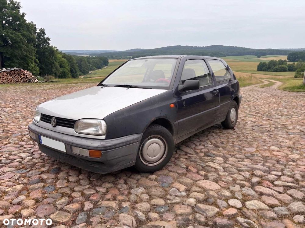Volkswagen Golf - 1