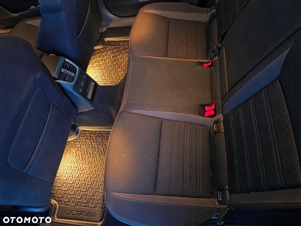 Skoda Octavia 1.8 TSI 4x4 DSG Scout - 36