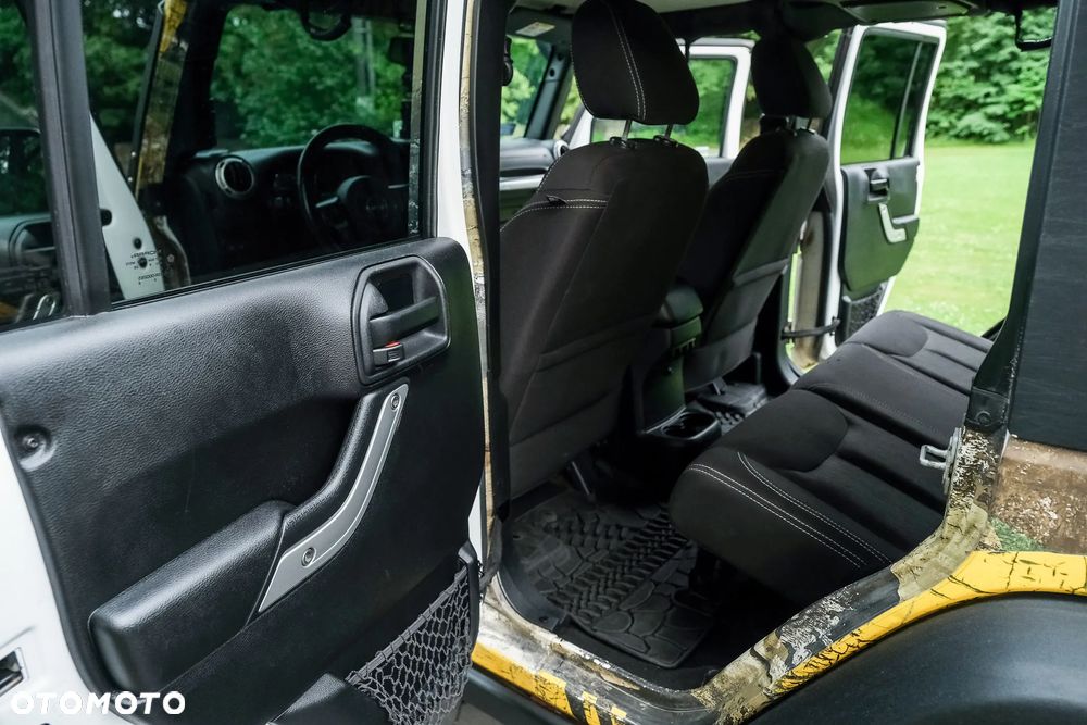 Jeep Wrangler 2.8 CRD Unlim Rubicon - 23