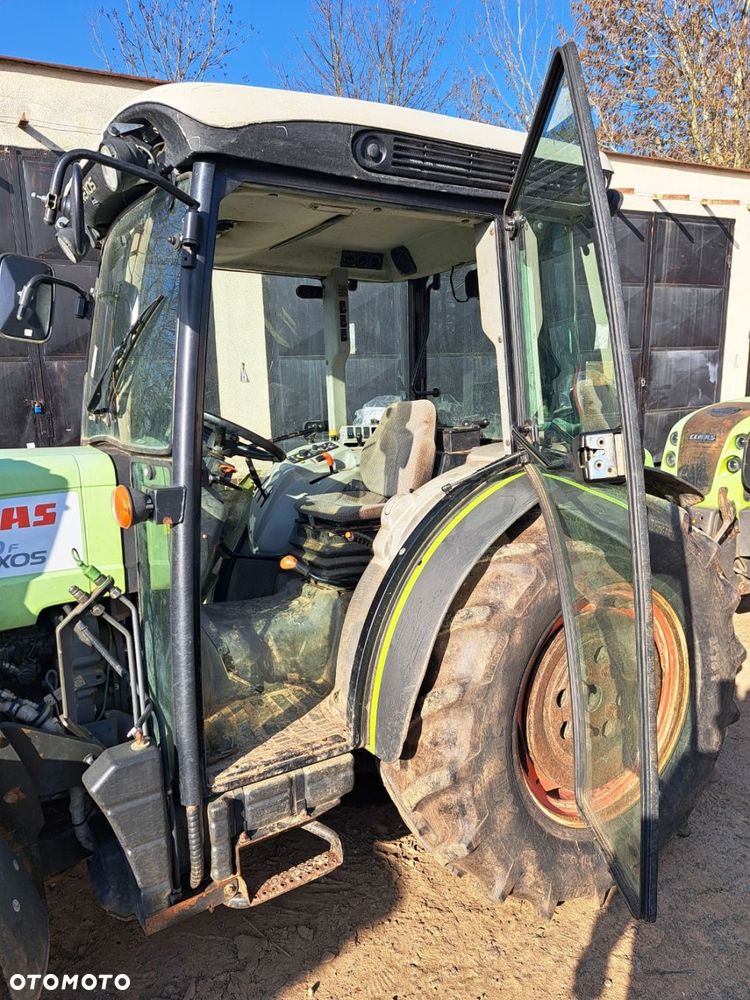 Claas Nexos 240F 4X4 - 12