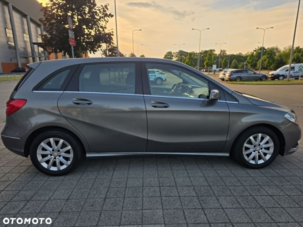 Mercedes-Benz Klasa B 180 7G-DCT Edition - 4