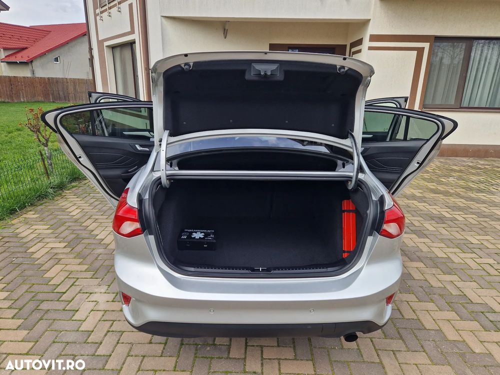 Ford Focus 1.0 EcoBoost Titanium - 22