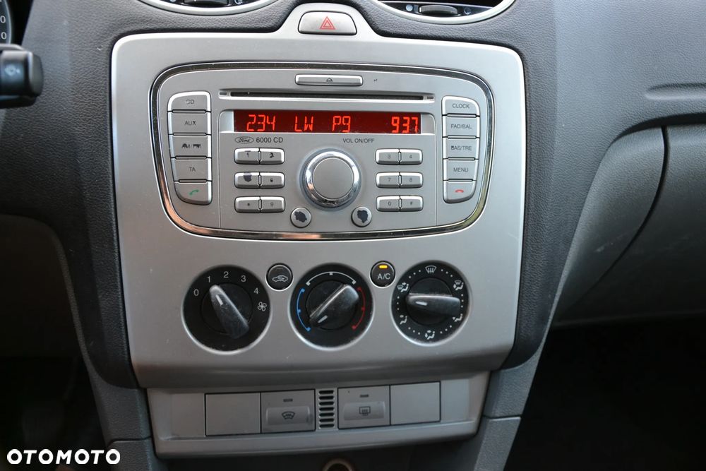 Ford Focus 1.6 Ambiente - 8