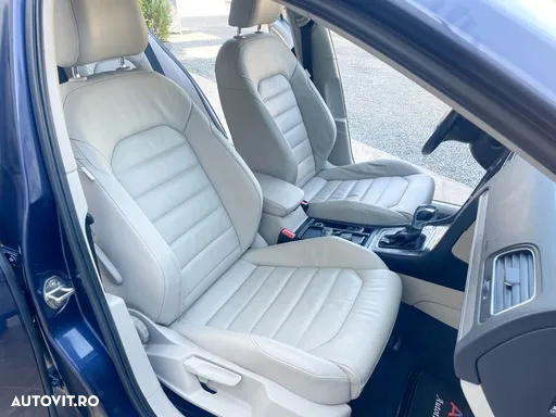 Volkswagen e-Golf - 15