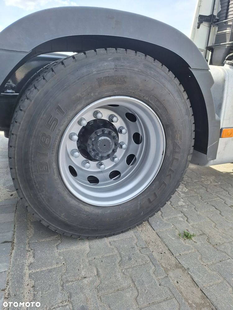 Volvo - 9