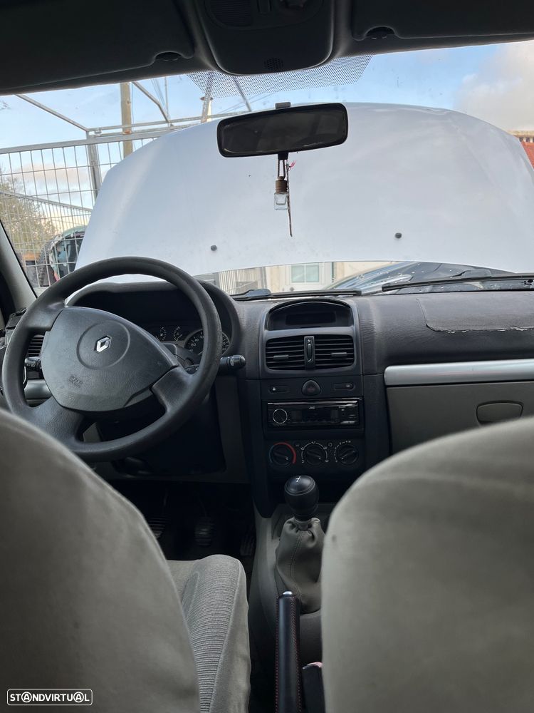 Renault Clio - 6
