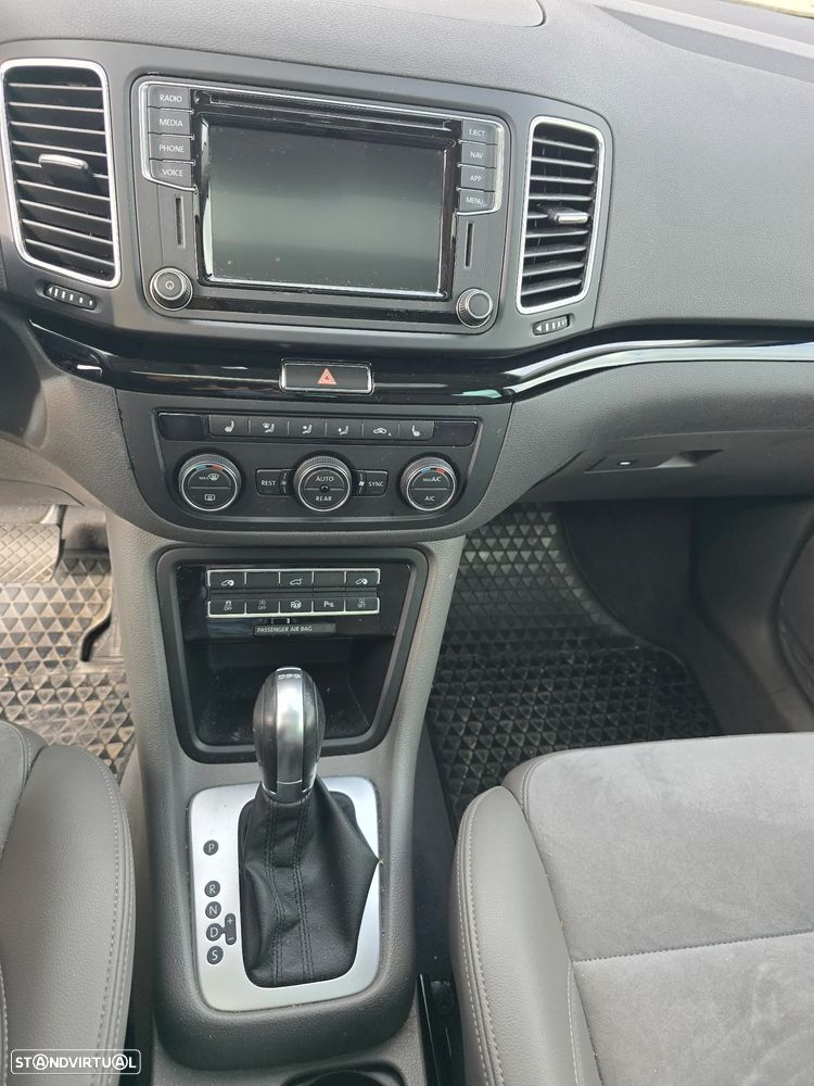 VW Sharan 2.0 TDI Blue Highline DSG - 10