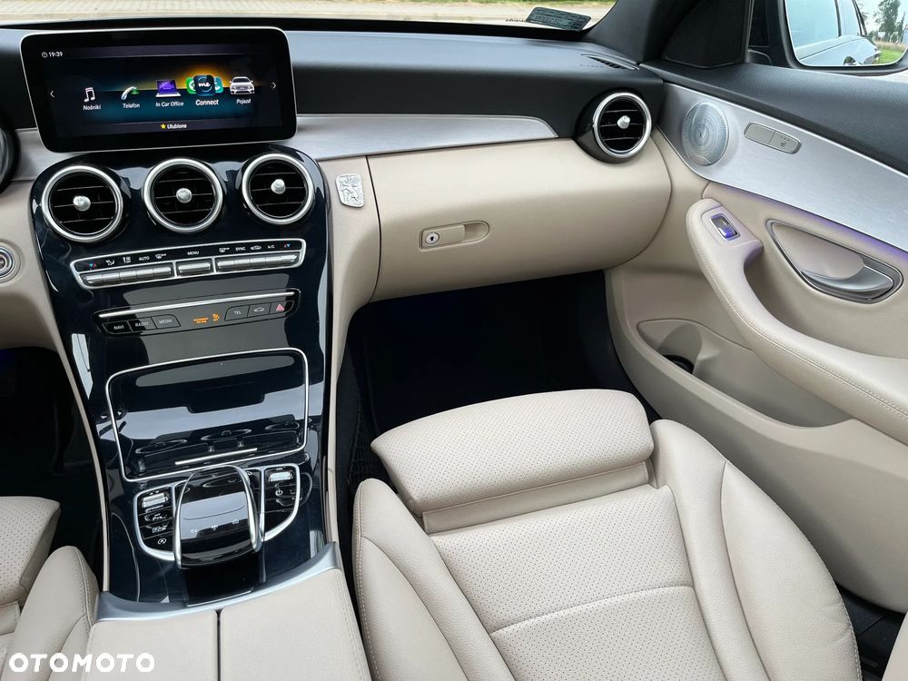 Mercedes-Benz Klasa C 200 4MATIC 9G-TRONIC - 30